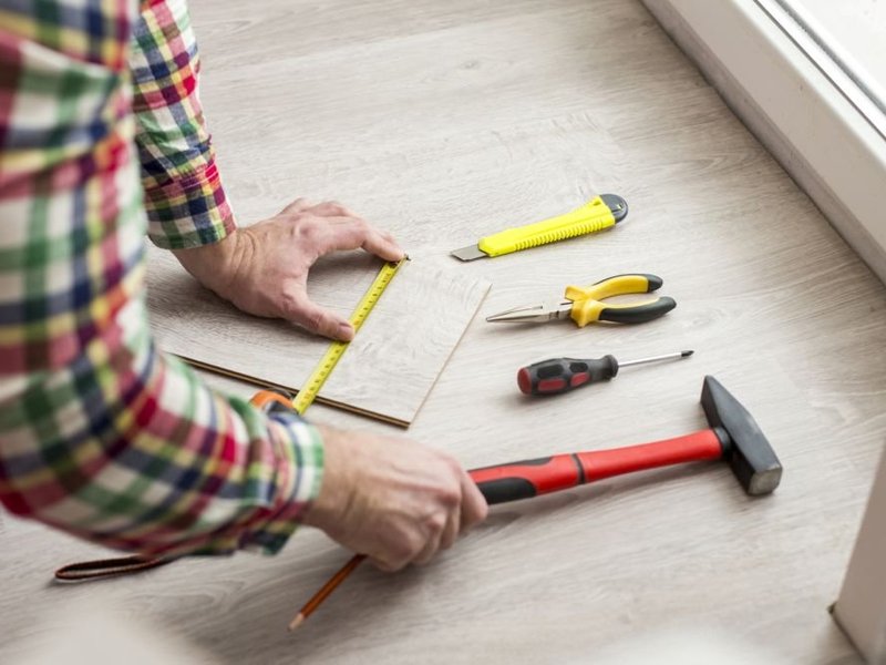 our professional flooring installer from The Wholesale Flooring Company in Myrtle Beach, SC